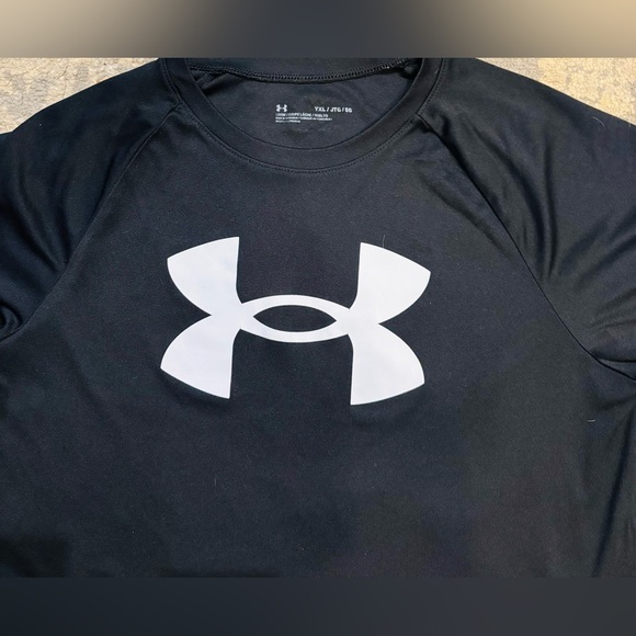 Boys under Armour Dri-Fit Size-YXL; Black & Slate Gray/EUC $15 for both - Picture 2 of 7